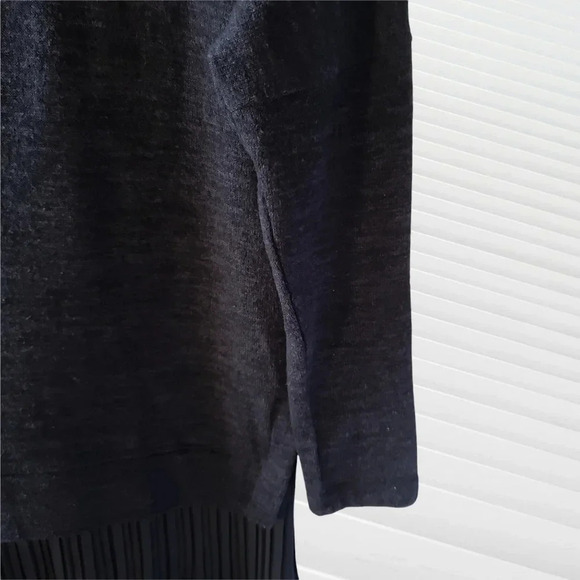 -Abercrombie & Fitch navy blouse size Small - Picture 7 of 8